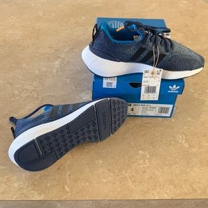 Adidas Big Kid Swift Run, size 4